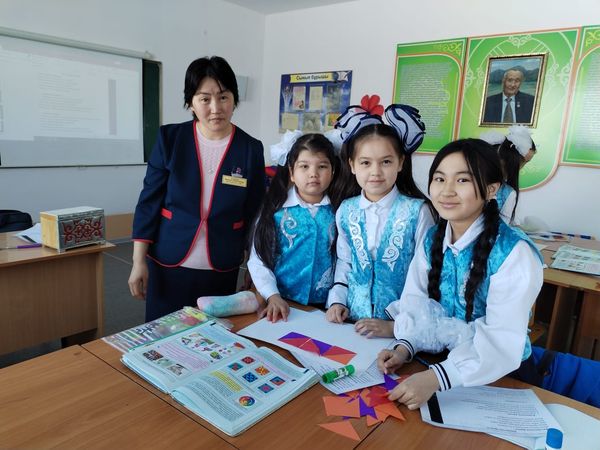 «Көркем еңбек пәнін ұлттық құндылық негізінде оқыту» тақырыбында аудандық іс-тәжірибе  алмасу семинары