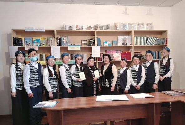 "сайын даланың Сайыны" атанған жазушы Сайын Мұратбековтың "Жусан иісі" повесі